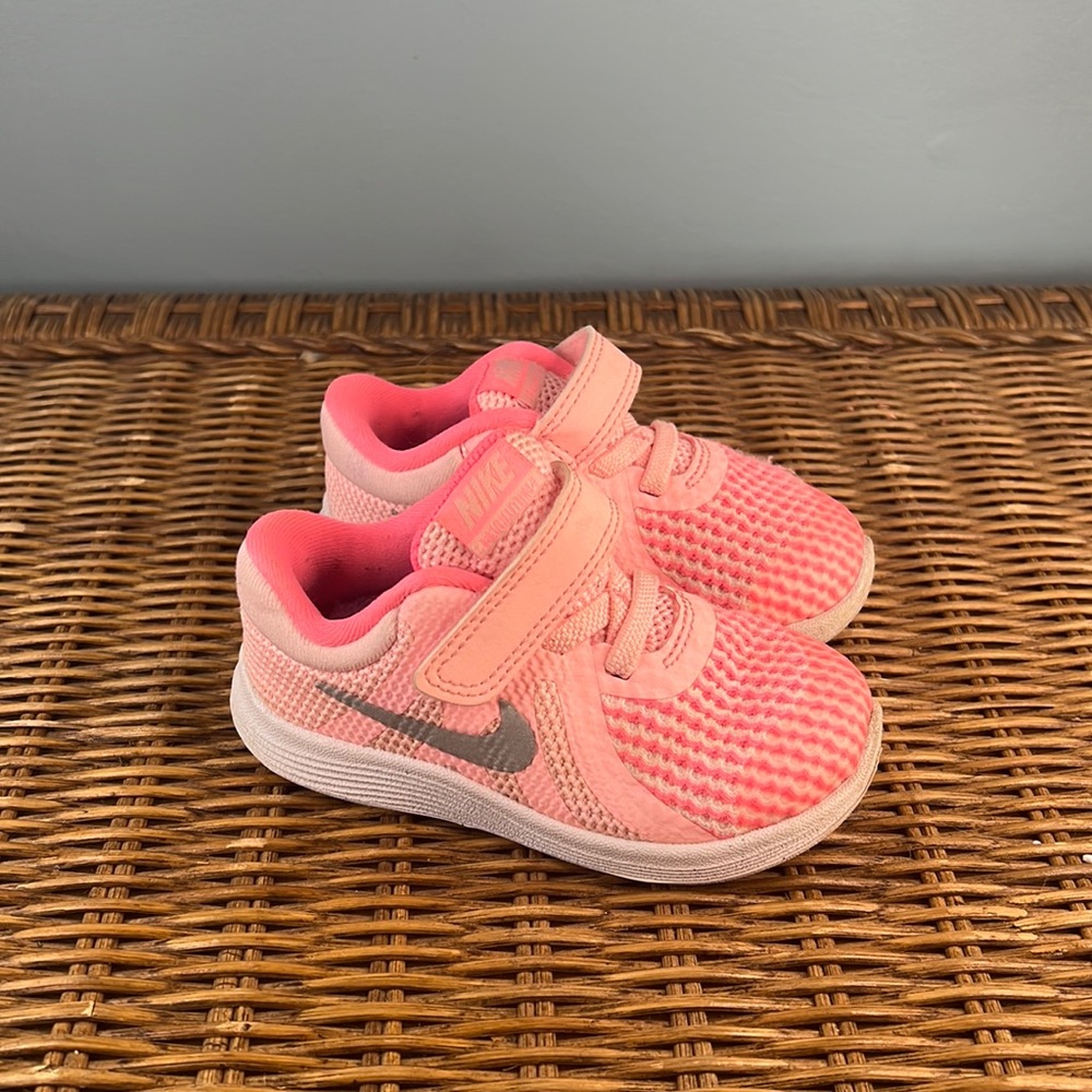 Toddler nike sneakers